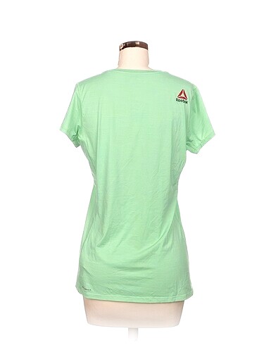 m Beden Reebok T-shirt %70 İndirimli.