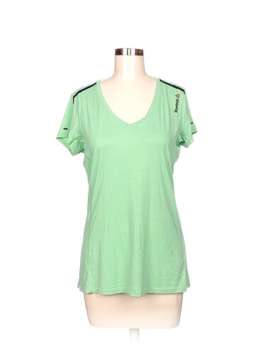 Reebok T-shirt %70 İndirimli.