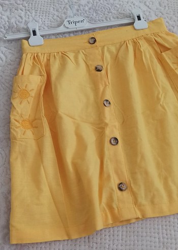 Nakışlı Düğmeli Sarı Kız Çocuk Etek - Görsel 6