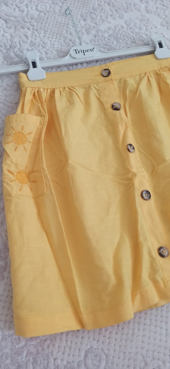 Nakışlı Düğmeli Sarı Kız Çocuk Etek - Görsel 5