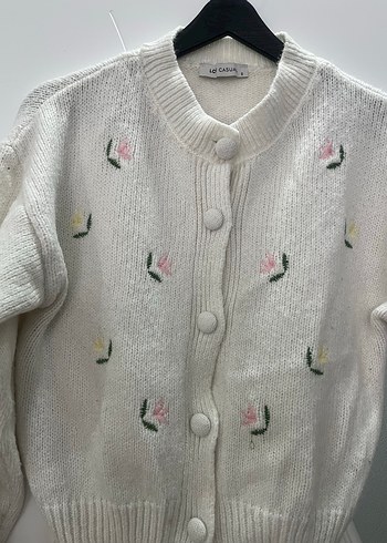 LCW Nakışlı Beyaz Kısa Kadın Hırka - Görsel 4