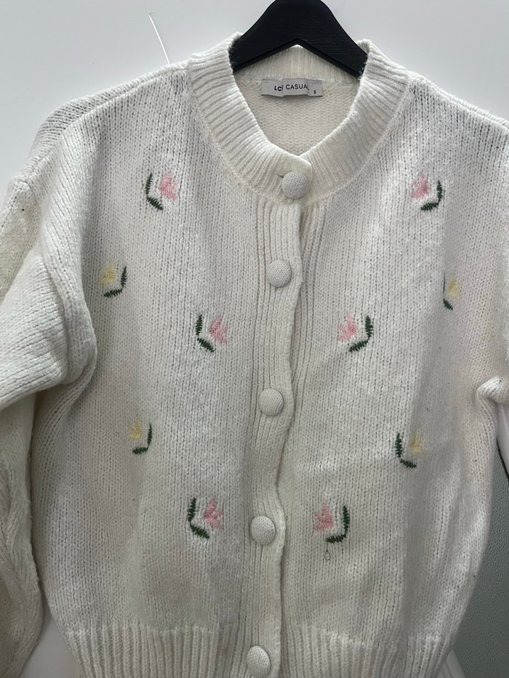 LCW Nakışlı Beyaz Kısa Kadın Hırka - Görsel 4