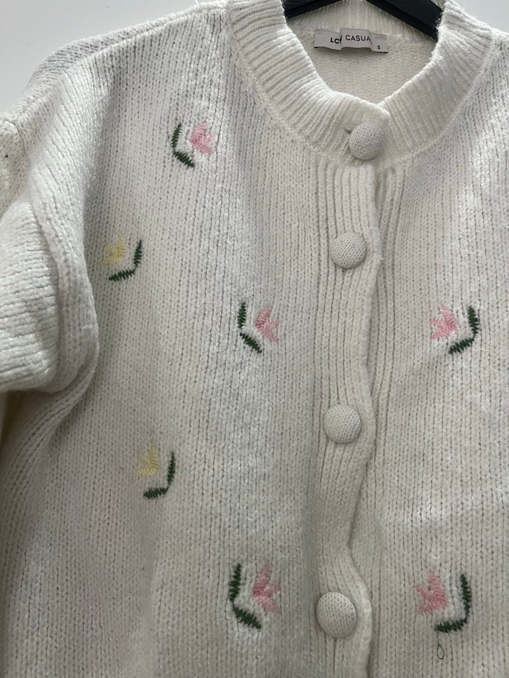 LCW Nakışlı Beyaz Kısa Kadın Hırka - Görsel 3