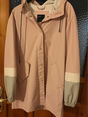 Bershka yağmurluk