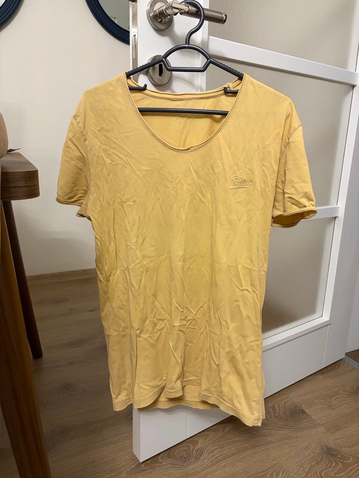 Sarı V Yaka Erkek Keten Tişört - Görsel 3