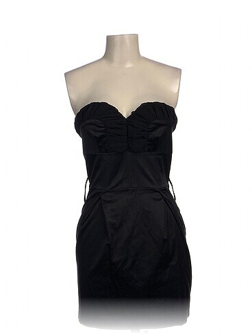 PreLoved Kısa Elbise %70 İndirimli.