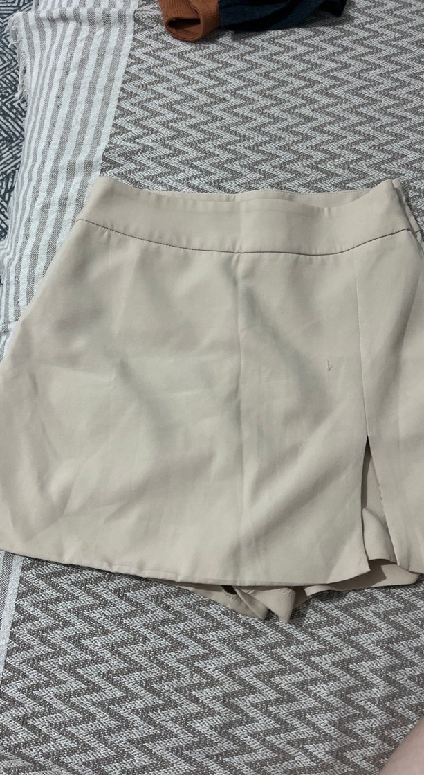 Bej Renkli Pilili Mini Etek - Görsel 2