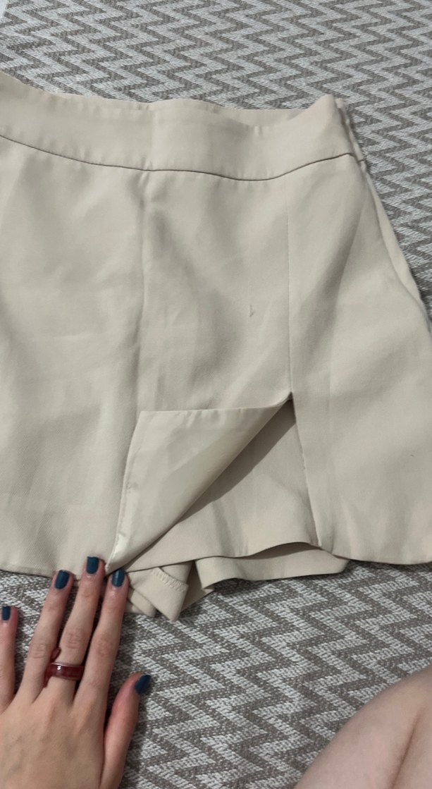 Bej Renkli Pilili Mini Etek - Görsel 3