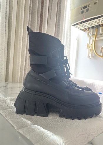 Siyah Platform Topuklu Gotik Kadın Bot - Görsel 5