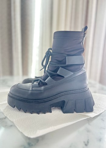 Siyah Platform Topuklu Gotik Kadın Bot - Görsel 7