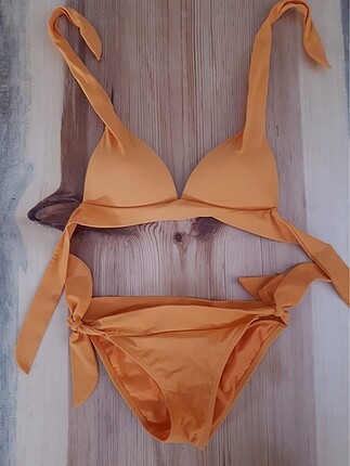 Turuncu bikini takımı