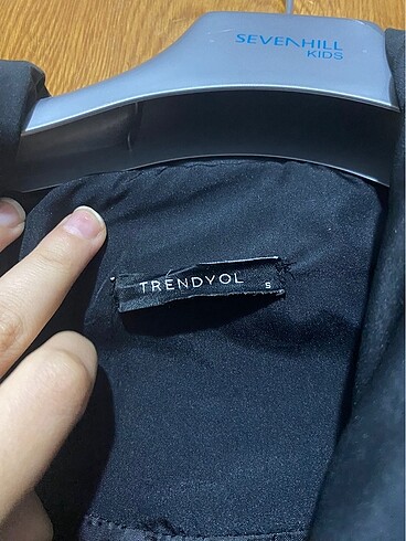 s Beden siyah Renk trendyolmilla mont