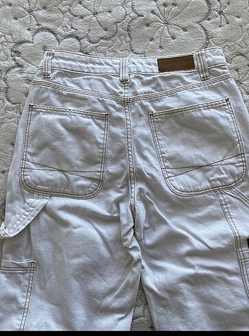 34 Beden beyaz Renk Bershka Kargo Pantolon
