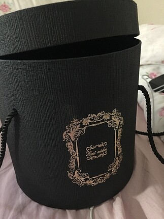 Siyah Dekoratif Kutu