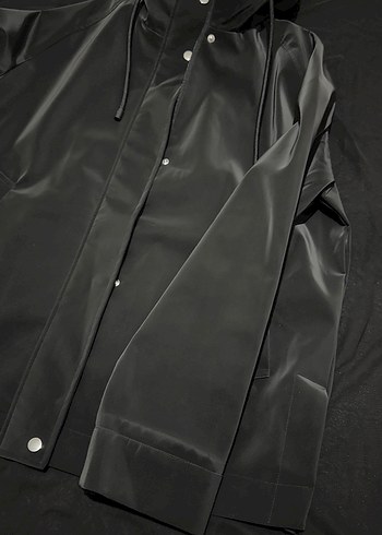 Şık Parlak kumaş yağmurluk - Görsel 3