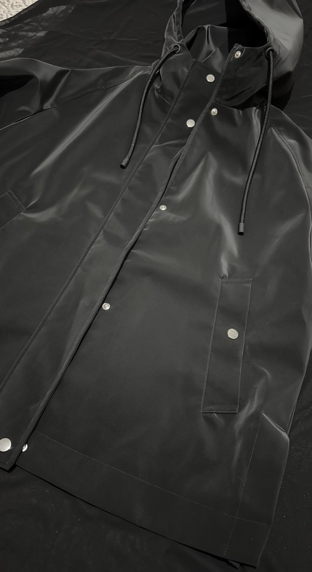 Şık Parlak kumaş yağmurluk - Görsel 2