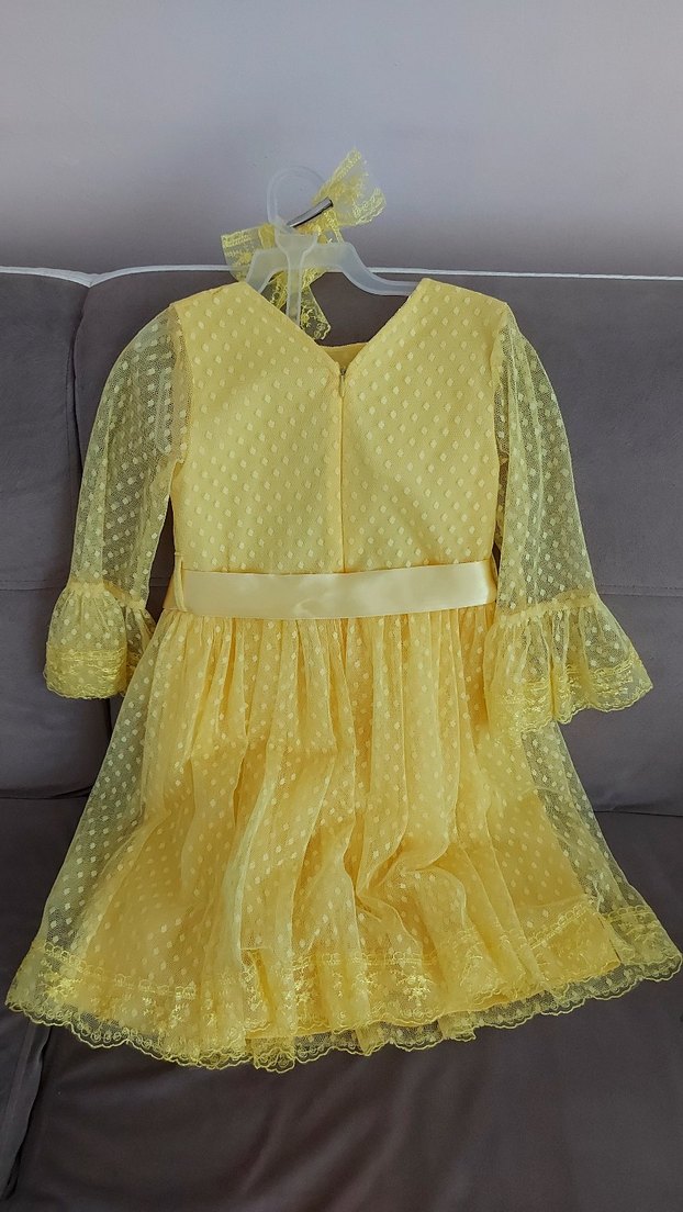 Uzun Kollu Sarı Kız Çocuk Dantelli Elbise - Görsel 4