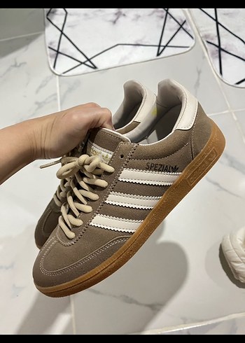 adidas 39