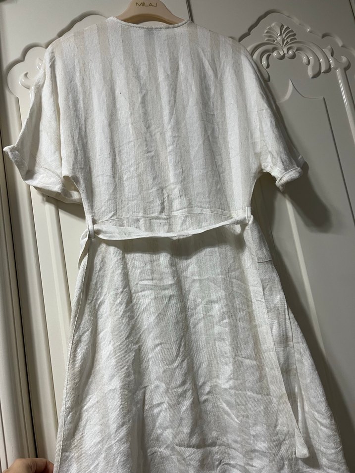 Düğmeli Beyaz Keten Midi Elbise - Görsel 3