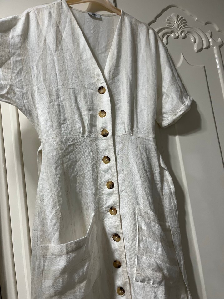 Düğmeli Beyaz Keten Midi Elbise - Görsel 5