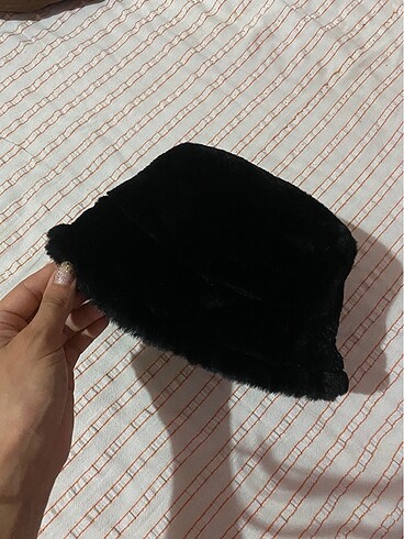 Peluş şapka