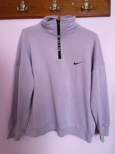 Nike sweatshirt