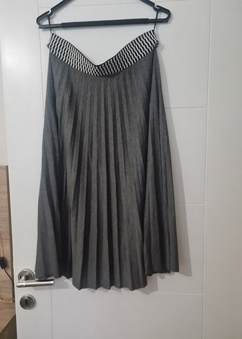 Gri Piliseli Diz Altı Kadın Etek - Görsel 2