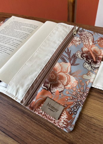 Fermuar Bölmeli Çiçek Desenli Kitap Kılıfı - Görsel 4