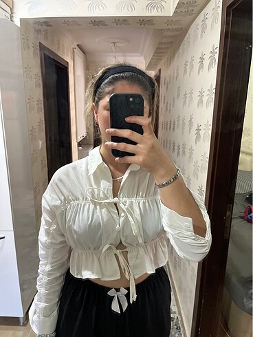 Trendyol & Milla Beyaz crop gömlek