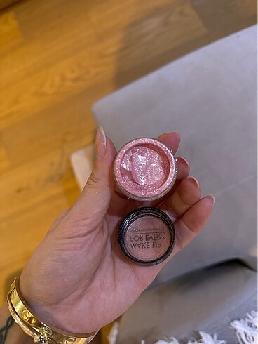 Beden Makeup forever pigment pembe