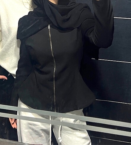 Zara vücuda bele oturan ceket bluz