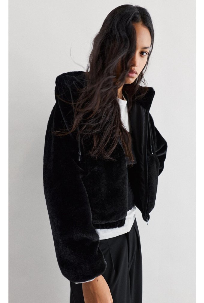 Pull and Bear Siyah Kapüşonlu Ceket - Görsel 2
