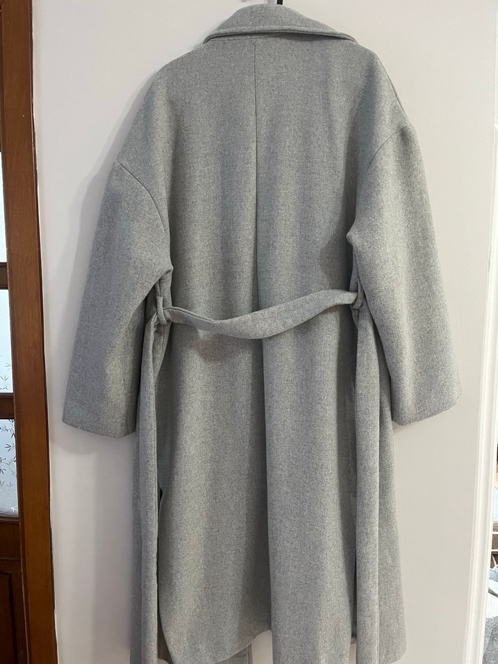 Bershka kuşaklı uzun kaban - Görsel 3