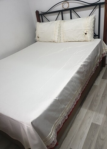 Diğer SATEN DANTELLİ NEVRESİM TAKIMI