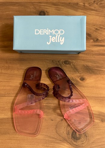 Derimod jelly terlik
