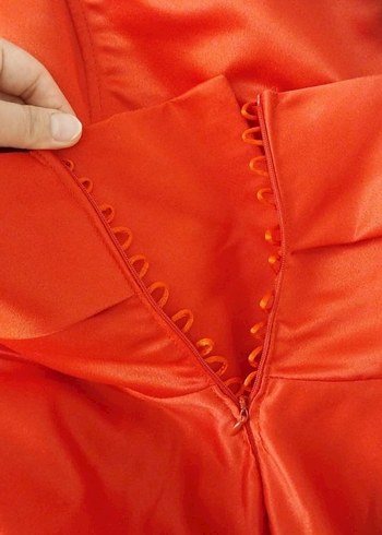 Kırmızı Drapeli Uzun Straplez Abiye - Görsel 3