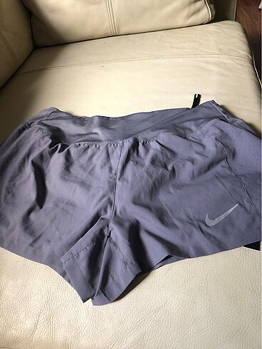 Nike spor şortu yeni etiketli