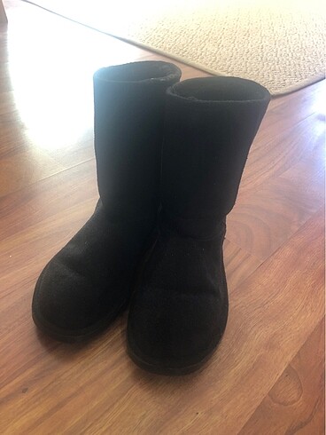 Ugg Ugg bot Orjinal değildir