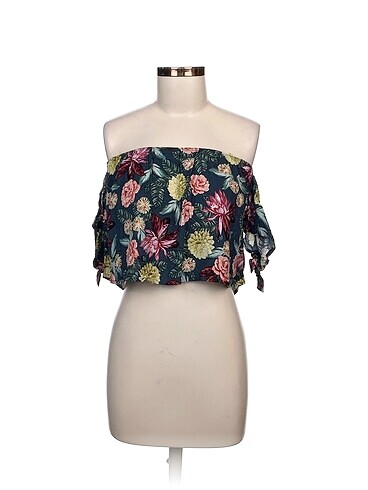 Pull and Bear Mini Üst %70 İndirimli.