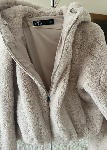 Zara Kapusonlu Bej Kadin Pelus Mont