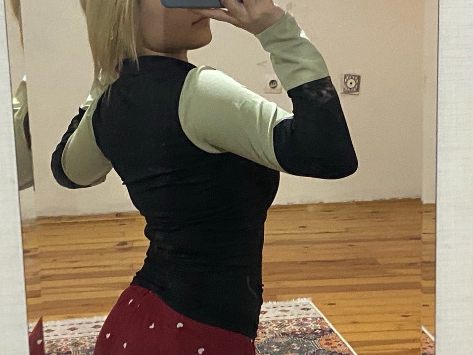 Siyah Fermuarlı V Yaka Spor Üst - Görsel 4