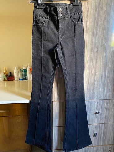 Pull and Bear İspanyol paça pantolon