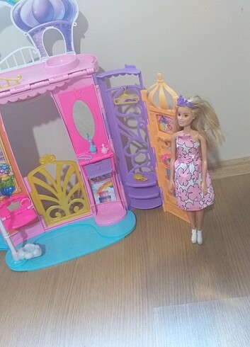 Barbie evi