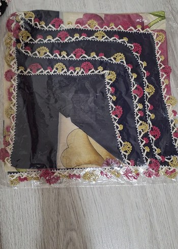 Aker oyalı yazma örtü kare tığ işi