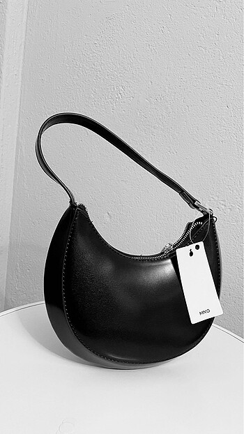 mango siyah oval çanta