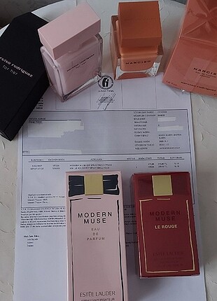 Modern Muse Kadın Parfümü Eau de Parfum Spray - EDP 50ml