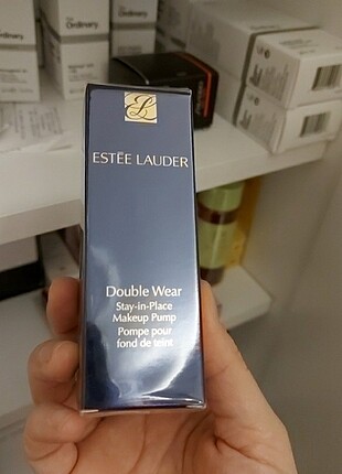 Estee Lauder Double Wear Pump 