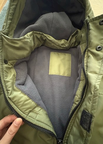 LCW Erkek Çocuk yeşil Kapüşonlu Mont - Görsel 2