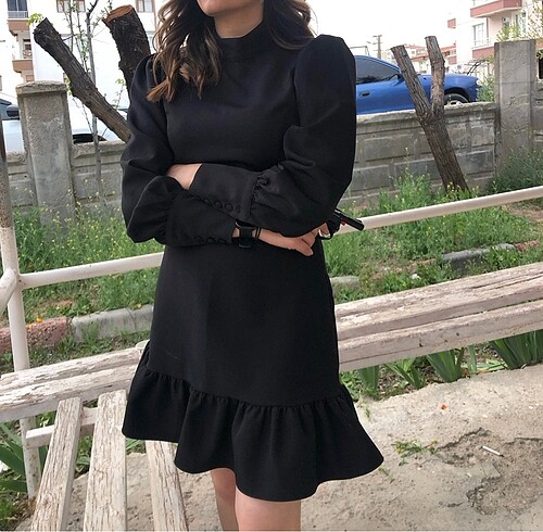 Volanlı mini kadın elbise