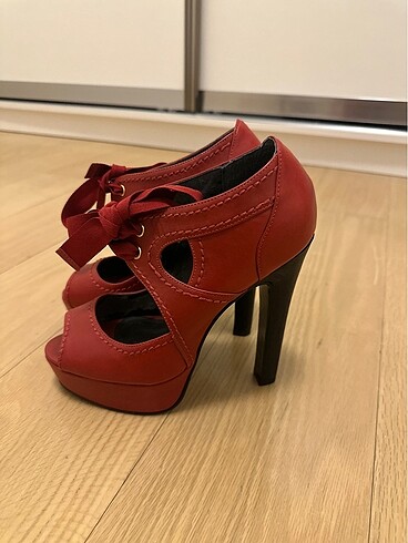 Kurt Geiger Kırmızı yüksek topuklu ayakkabı